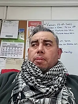 Manolete007x online show from September 12, 9:15 pm