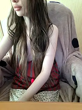 Snapshot of Elza_kom chatting on May 27, 7:05 am Elza kom online show from May 27, 7:05 am