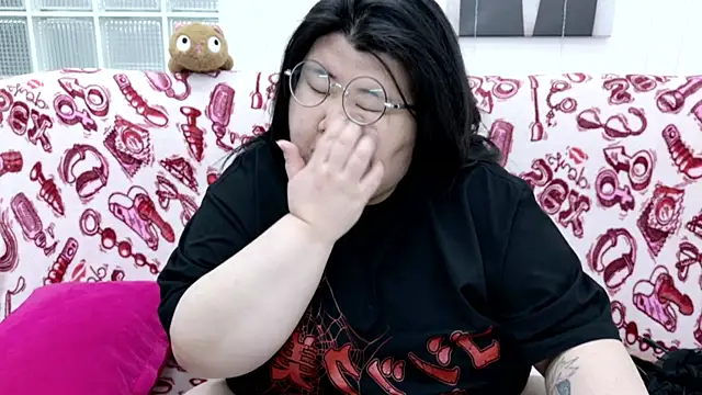 Nadine asian online show from April 12, 6:18 am