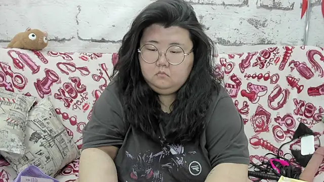 Snapshot of Nadine_asian chatting on July 16, 1:33 am Nadine asian online show from July 16, 1:33 am