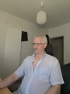 tom-swede online show from June 6, 11:09 pm