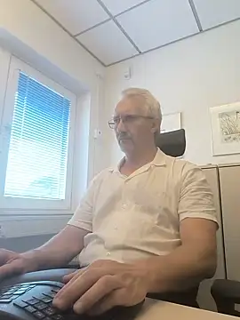 tom-swede online show from July 24, 1:31 pm
