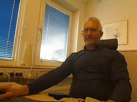 tom-swede online show from July 27, 2:13 pm