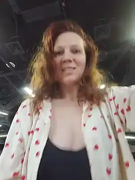 Exhibitionsplit online show from May 31, 12:23 pm