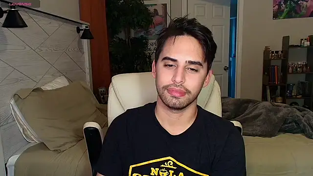 Snapshot of thonylewys chatting on June 5, 8:25 pm thonylewys online show from June 5, 8:25 pm