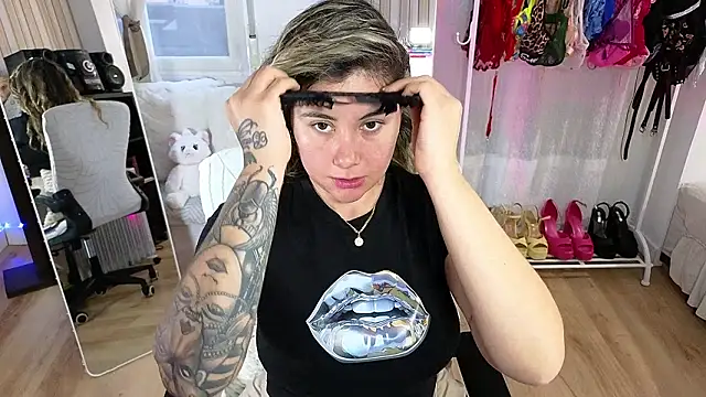 Tawny cox online show from February 12, 11:38 am