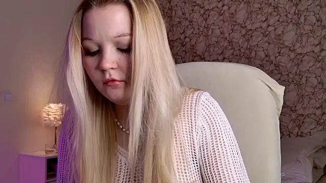 Snapshot of jane-sucks chatting on April 3, 2:59 pm jane-sucks online show from April 3, 2:59 pm