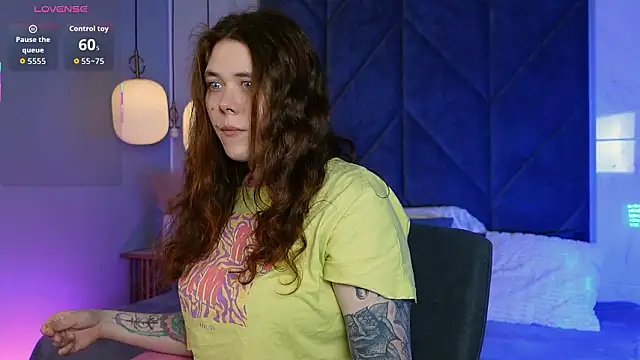 SophiePure online show from February 9, 8:13 pm