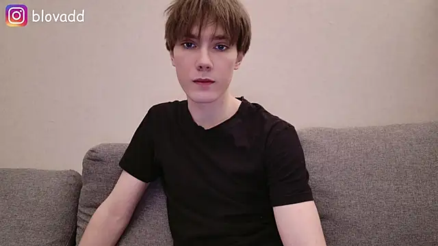 Snapshot of callmenineoneseven chatting on February 16, 1:24 am callmenineoneseven online show from February 16, 1:24 am