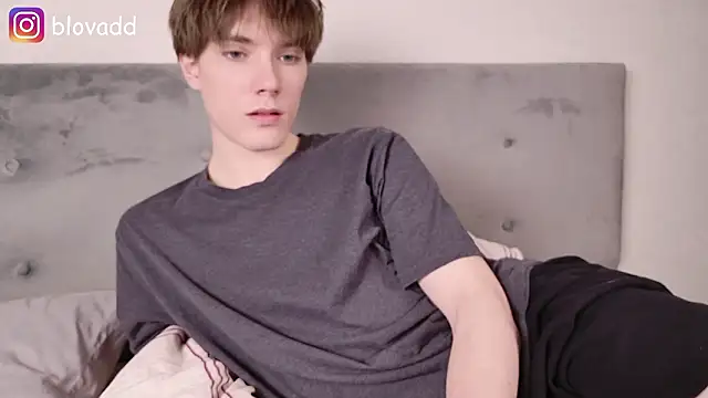 Snapshot of callmenineoneseven chatting on March 21, 8:45 pm callmenineoneseven online show from March 21, 8:45 pm