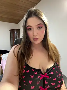 Snapshot of Kamilla_Loop chatting on March 12, 11:11 pm Kamilla Loop online show from March 12, 11:11 pm