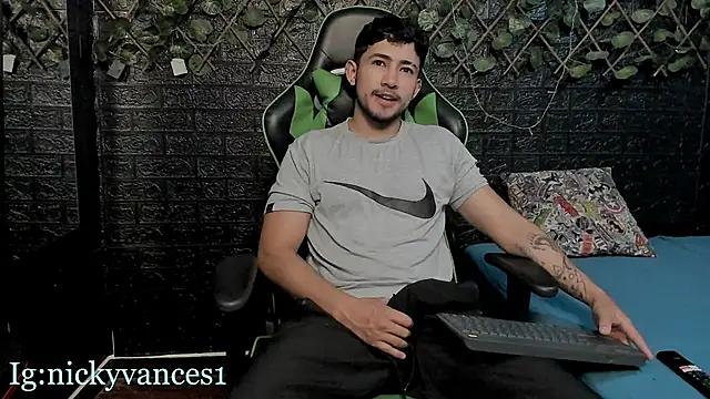 nicky vances online show from October 22, 6:40 pm