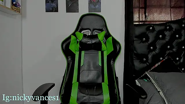 nicky vances online show from March 2, 9:32 pm