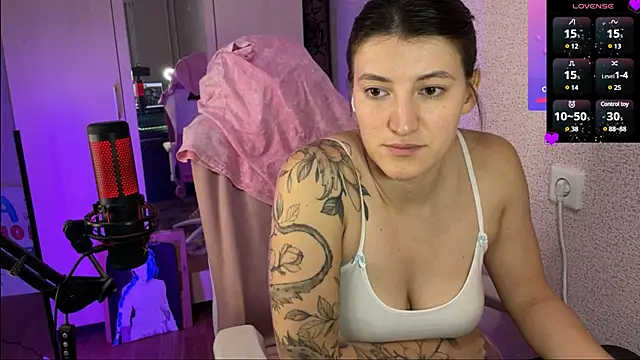 Katrin  kiss online show from February 25, 7:03 pm