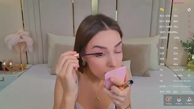 Snapshot of BellaHalles chatting on February 23, 5:38 am BellaHalles online show from February 23, 5:38 am