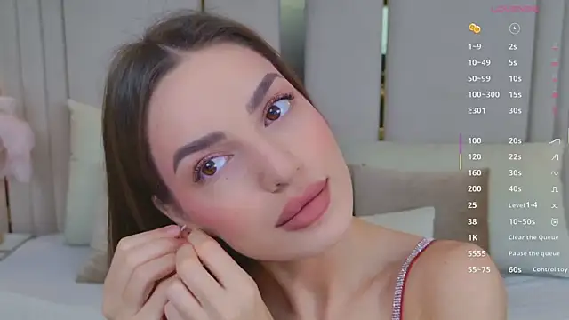 Snapshot of BellaHalles chatting on February 27, 5:40 am BellaHalles online show from February 27, 5:40 am