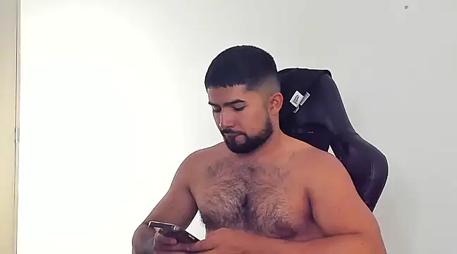 Snapshot of ethaanjones chatting on December 12, 9:26 pm ethaanjones online show from December 12, 9:26 pm