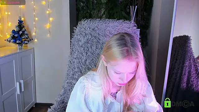 Snapshot of MalenaErnman chatting on December 27, 10:12 am MalenaErnman online show from December 27, 10:12 am