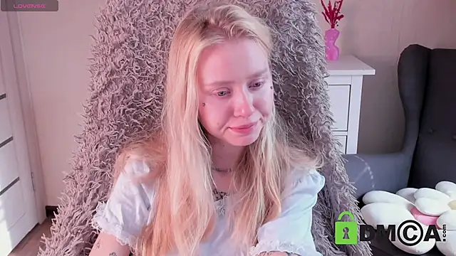 Snapshot of MalenaErnman chatting on October 8, 8:34 am MalenaErnman online show from October 8, 8:34 am