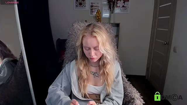 Snapshot of MalenaErnman chatting on November 29, 10:40 am MalenaErnman online show from November 29, 10:40 am