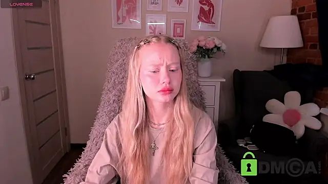 Snapshot of MalenaErnman chatting on February 22, 10:47 am MalenaErnman online show from February 22, 10:47 am