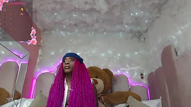 puca ebony online show from March 6, 7:32 pm