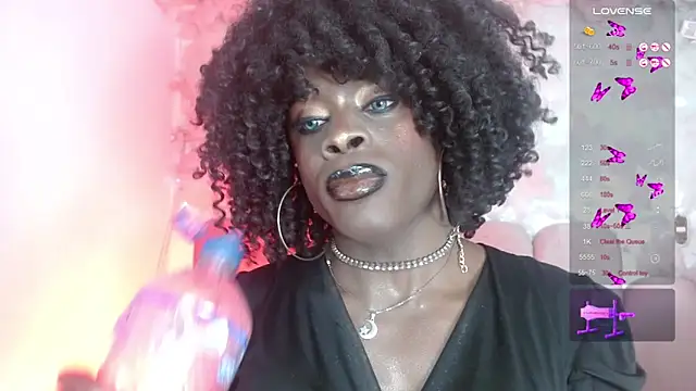 Snapshot of puca_ebony chatting on June 11, 7:56 pm puca ebony online show from June 11, 7:56 pm