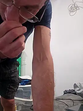 Iliketocooksquirt25 online show from April 21, 3:02 am