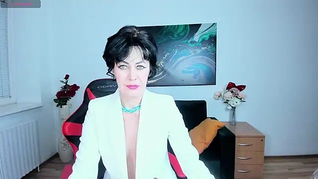 Silvia Wallec online show from February 7, 6:22 pm