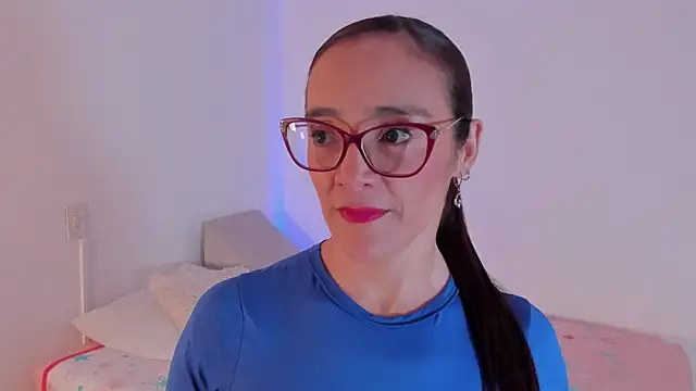 Jessica Herrera  online show from June 5, 10:15 pm