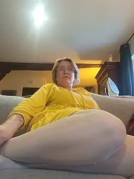 lady charlyne online show from May 12, 6:16 pm