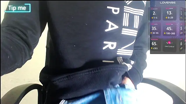 Snapshot of GrayHornyX chatting on May 17, 1:29 pm GrayHornyX online show from May 17, 1:29 pm