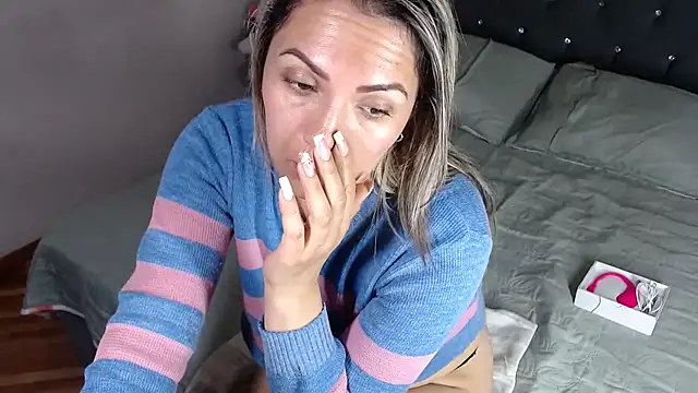 Chantal hott online show from March 10, 9:09 pm