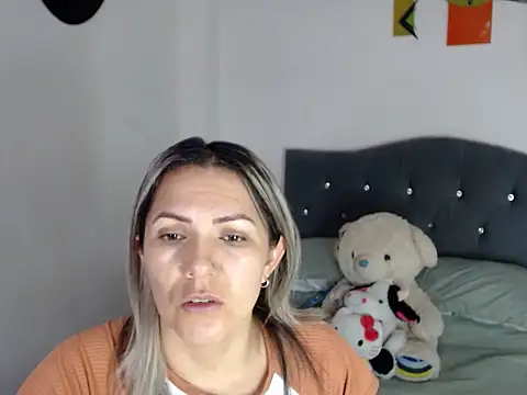 Chantal hott online show from March 25, 7:53 pm