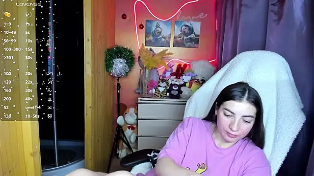 Fiery Brunette  online show from January 9, 3:26 pm