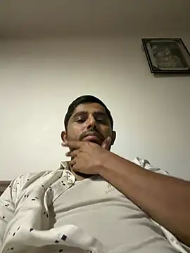 Snapshot of rhuh3991 chatting on June 22, 8:50 pm rhuh3991 online show from June 22, 8:50 pm