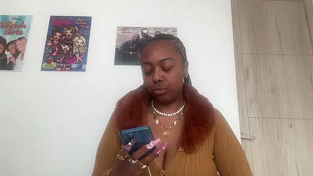 Snapshot of ChocolateCakeQueen chatting on May 17, 2:13 pm ChocolateCakeQueen online show from May 17, 2:13 pm