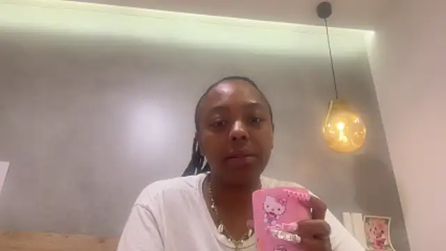 Snapshot of ChocolateCakeQueen chatting on May 18, 2:40 am ChocolateCakeQueen online show from May 18, 2:40 am