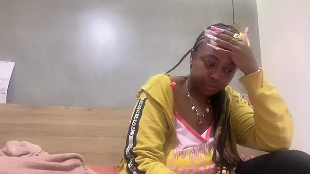 Snapshot of ChocolateCakeQueen chatting on May 19, 3:35 am ChocolateCakeQueen online show from May 19, 3:35 am
