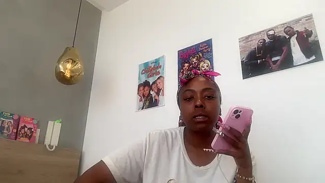Snapshot of ChocolateCakeQueen chatting on May 29, 3:10 pm ChocolateCakeQueen online show from May 29, 3:10 pm