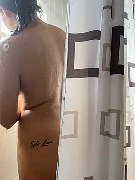 hannahb-e online show from March 1, 1:40 pm