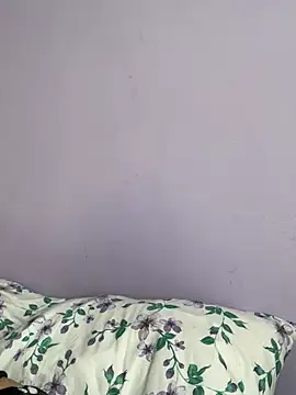 hannahb-e online show from March 6, 4:07 pm