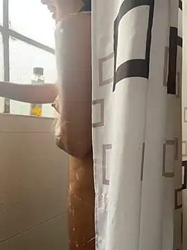 hannahb-e online show from March 12, 4:02 pm