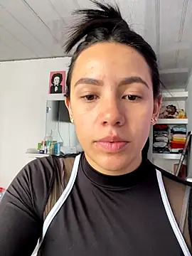 hannahb-e online show from September 8, 2:38 pm