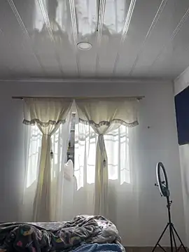 hannahb-e online show from November 23, 1:55 pm