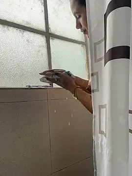 hannahb-e online show from February 12, 8:04 pm