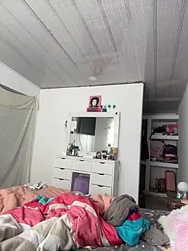 hannahb-e online show from March 1, 1:02 pm