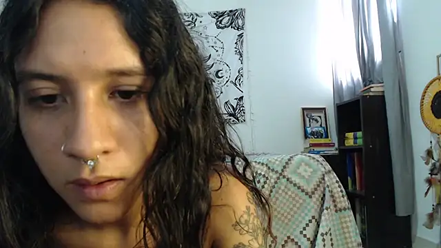 AlinaWoolf  online show from December 10, 4:49 pm