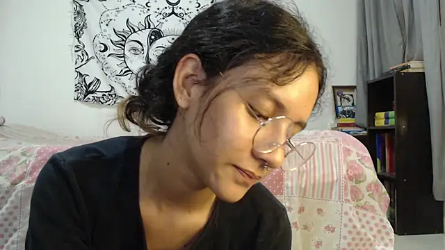 AlinaWoolf  online show from January 31, 3:41 am