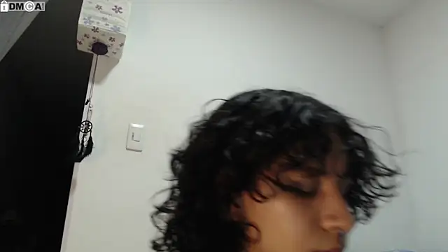 AlinaWoolf  online show from September 16, 4:35 am